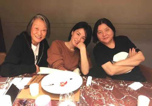 王菲聚餐素颜出镜：天后王菲素颜竟这么美（图）