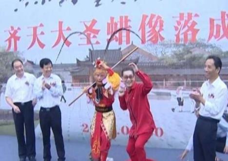 吴承恩故居挂六小龄童像:网友热议具体详情曝光(图) 吴承恩故居挂六小龄童像:网友热议具体详情曝光(图)