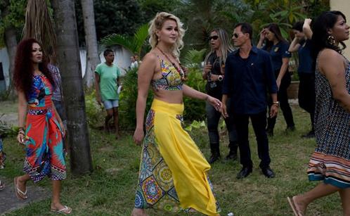 实拍巴西监狱选美:女囚铁窗里的放飞时刻(图) 实拍巴西监狱选美:女囚铁窗里的放飞时刻(图)