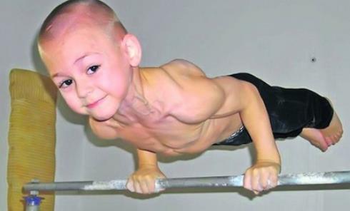 7岁小猛男是怎么回事:看看这组照片你就明白了 7岁小猛男是怎么回事:看看这组照片你就明白了