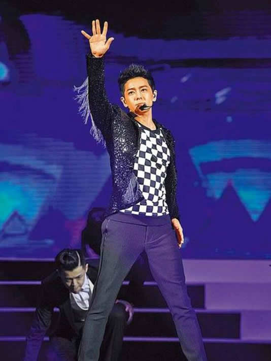 林志颖遭乘客投诉是什么情:网曝其耍大牌详情真相曝光 林志颖遭乘客投诉是什么情:网曝其耍大牌详情真相曝光