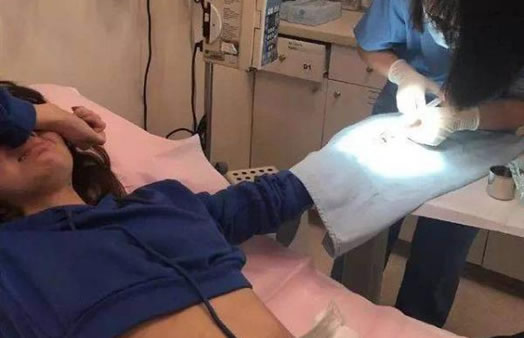 naomi经纪公司声明是什么情况:揭康雅馨割腕真相不值得 naomi经纪公司声明是什么情况:身体是自己这样做不值得