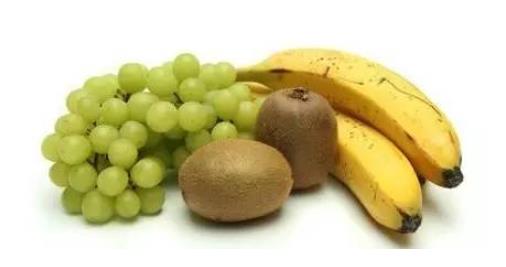 香蕉皮擦鞋:香蕉皮的妙用盘点 香蕉皮擦鞋:香蕉皮的妙用盘点