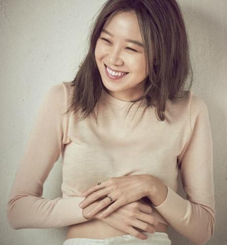 韩国天然美女图片及简介：美丽的女人是一种财富