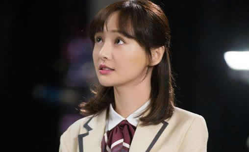 郑爽妈妈否认领证说了什么：郑爽屡次与张恒一同看房