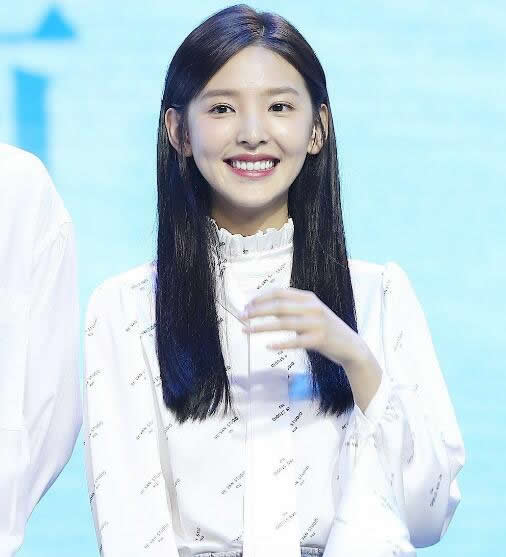 王思聪关注章若楠是什么情况：章若楠是谁详情始末曝光