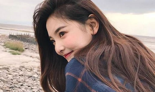 王思聪关注章若楠又取消了：章若楠资料照片和王思聪关系