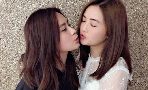 阿Sa陪阿娇试婚纱备战婚礼:一动作太暖心有爱(图) 阿Sa陪阿娇试婚纱备战婚礼:一动作太暖心有爱(图)