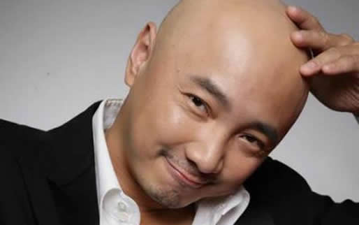 徐峥自曝20岁秃顶真相：20岁就秃头原因心酸又好笑