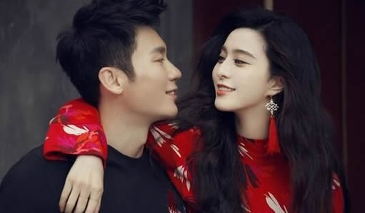 范冰冰李晨吃火锅是什么情况：风波后首度同框依然甜蜜