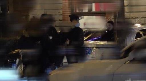 范冰冰李晨吃火锅是什么情况：风波后首度同框依然甜蜜