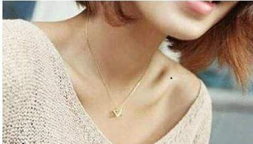 女人巨富痣解读：老人说女人巨富痣（命藏巨富）