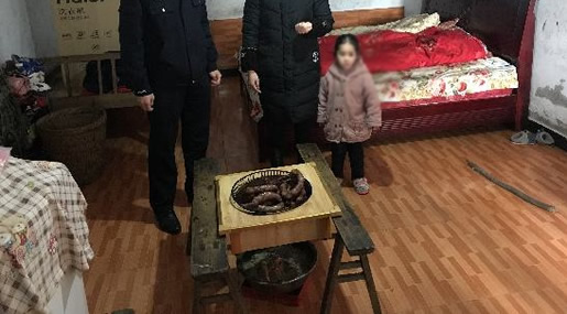 老师破门救三条命是什么情况：详情经过这就是真相