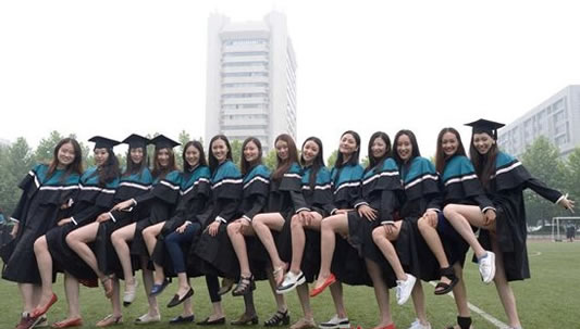 最牛毕业照：牛不牛图片展示给你看（组图）