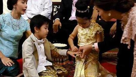 6岁龙凤胎结婚是什么情况：前世恋人今生结缘（图）