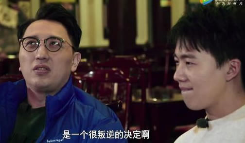 郭麒麟初中早恋详情真相:家教禁止早恋老爸却假装不知道 郭麒麟初中早恋详情真相:家教禁止早恋老爸却假装不知道