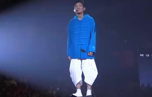 刘德华哭着道歉具体详情：为什么要道歉刘德华怎么了