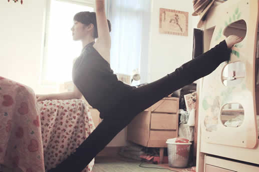 为什么女孩子喜欢练一字马：练一字马好处及图片