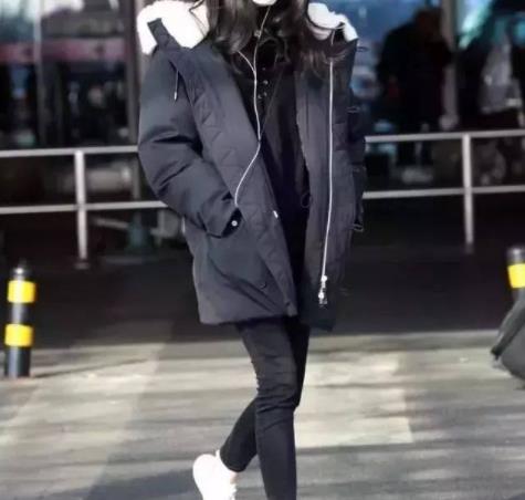 冬季必备时尚百搭单品：出街女人穿大衣才最有气质