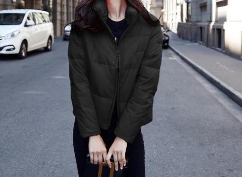 冬季必备时尚百搭单品：出街女人穿大衣才最有气质