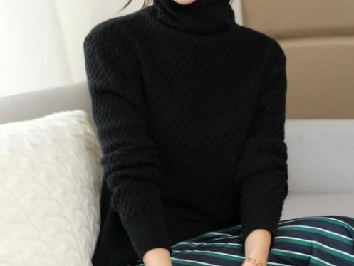 冬季必备时尚百搭单品：出街女人穿大衣才最有气质