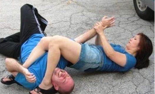 女神和女汉子对比爆笑图片