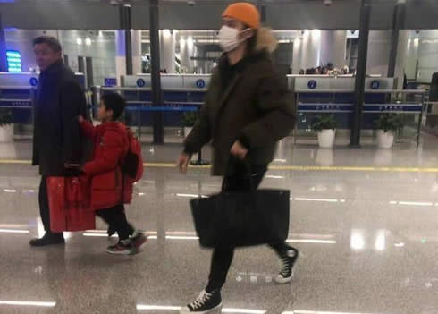 蒋劲夫回国后现身现状如何：蒋劲夫回国后现身近照