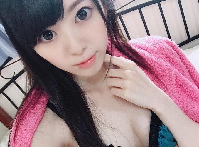 有坂深雪资料简介：女神有坂深雪剧照作品图片