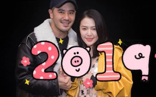 谭维维试婚纱图片曝光：一袭白色婚纱幸福浅笑（图）