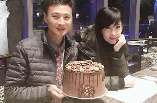 周慧敏倪震合照十周年纪念日：温馨又甜蜜（图）