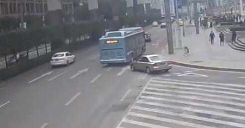 男子碰瓷月赚万元真相原因：男子碰瓷赚万元怎么做到的