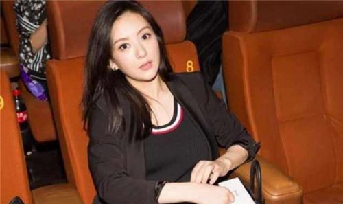 方媛逛街被偶遇素颜合照：温柔甜美可人（图）