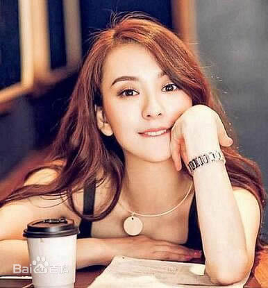 方媛逛街被偶遇素颜合照：温柔甜美可人（图）