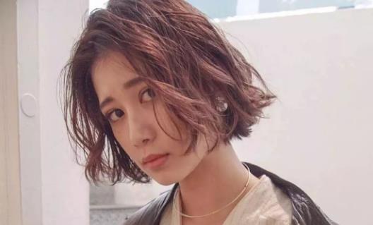 2019年流行的短发趋势：时髦短发图片欣赏