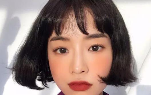 2019年流行的短发趋势：时髦短发图片欣赏