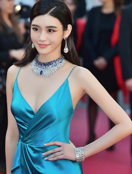 奚梦瑶坐何家专车是什么情况:详情始末曝光(图) 奚梦瑶坐何家专车是什么情况:详情始末曝光(图)