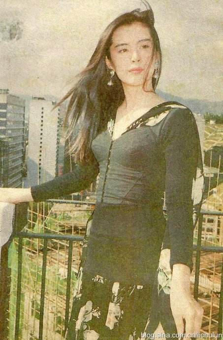 王祖贤正面照曝光：对比昔日照片不逊色（图）