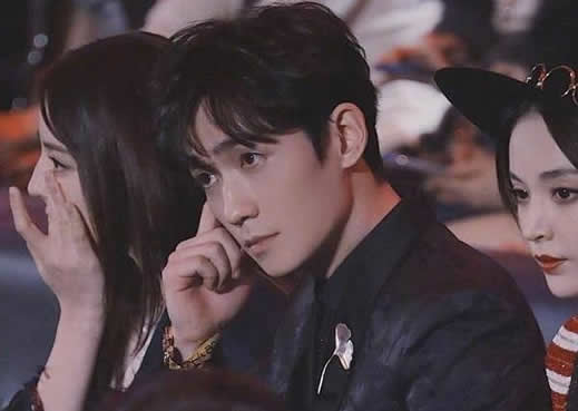 王栎鑫调侃朱一龙什么情况：具体内容真相详情曝光