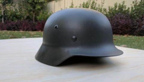 钢盔上的迷彩竟然是这样做出来的（动态图）