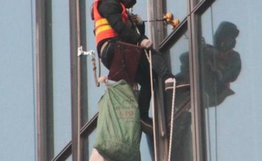 业主割断安全绳具体什么情况：原因详情这样的方式太极端