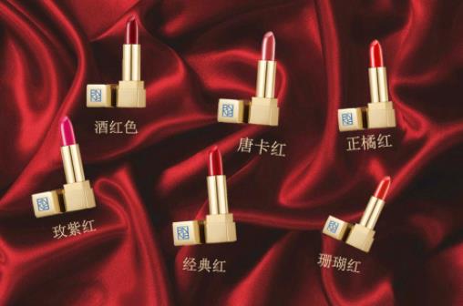 乖乖女的果冻唇早已过时，北风吹的春节还是要高级哑光来加持