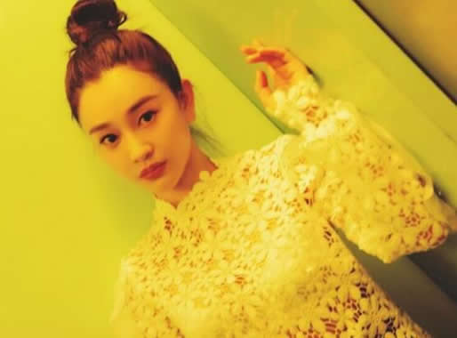 陈昱霖旧照曝光:陈昱霖旧照对比疑是整容(图) 陈昱霖旧照曝光:陈昱霖旧照对比疑是整容(图)