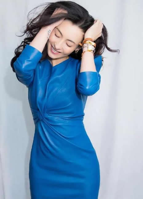 张柏芝身材似少女照片：三胎后身材保持100分让人羡慕