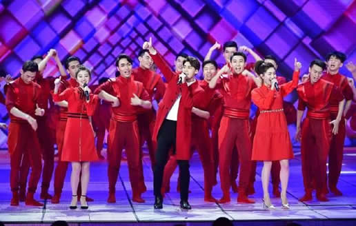 江疏影亮相央视春晚：江疏影春晚节目