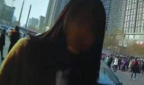 女司机手撕罚单原因曝光:详情过程是怎么回事 女司机手撕罚单原因曝光:详情过程是怎么回事