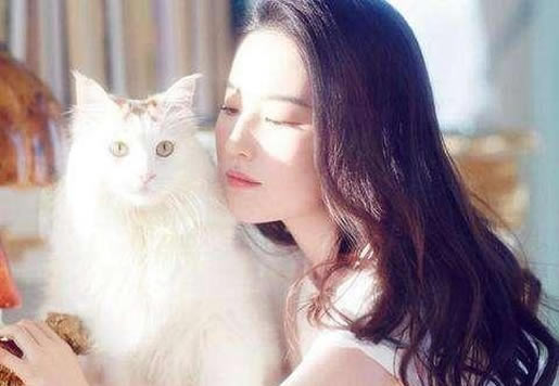 刘亦菲分享美照近照：精致迷人（图）