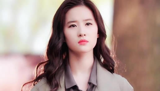 刘亦菲分享美照近照：精致迷人（图）