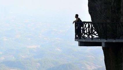 空中玻璃走廊：盘点空中玻璃走廊景点（胆小勿看）