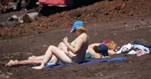 世界十大天体浴场介绍：海滩浴场妇女天体图片欣赏