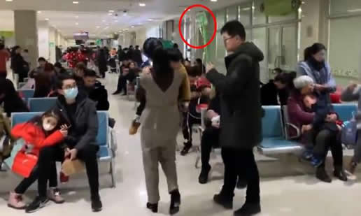 挑衣杆成输液神器是怎么回事：挑衣杆成输液神器画面